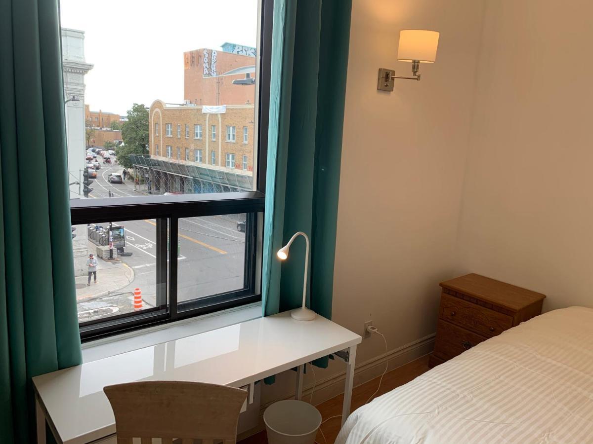 Chambres El Mediterraneo Rooms 蒙特利尔 外观 照片